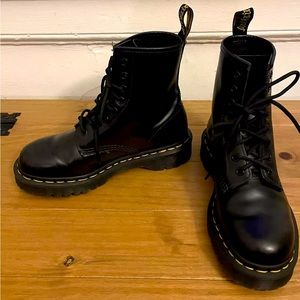 Dr Martens 1460 Bex smooth leather lace up boots (US) size 7